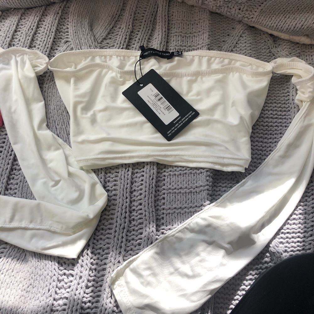 Off the shoulder plt crop